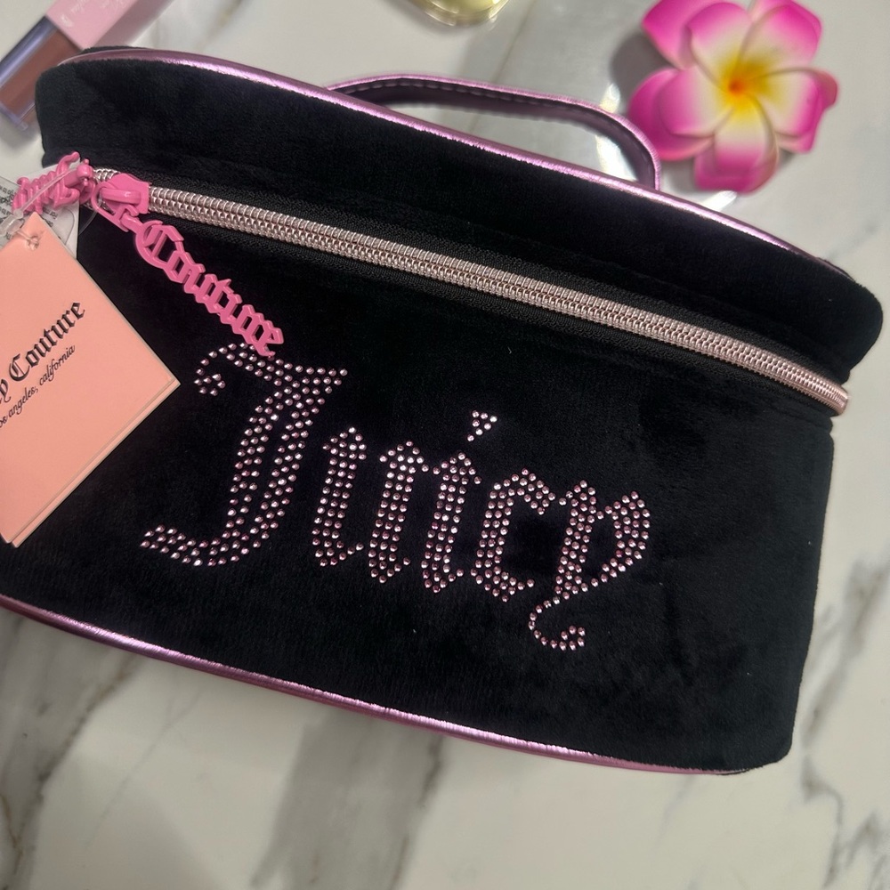 Juicy couture makeup bag🩷